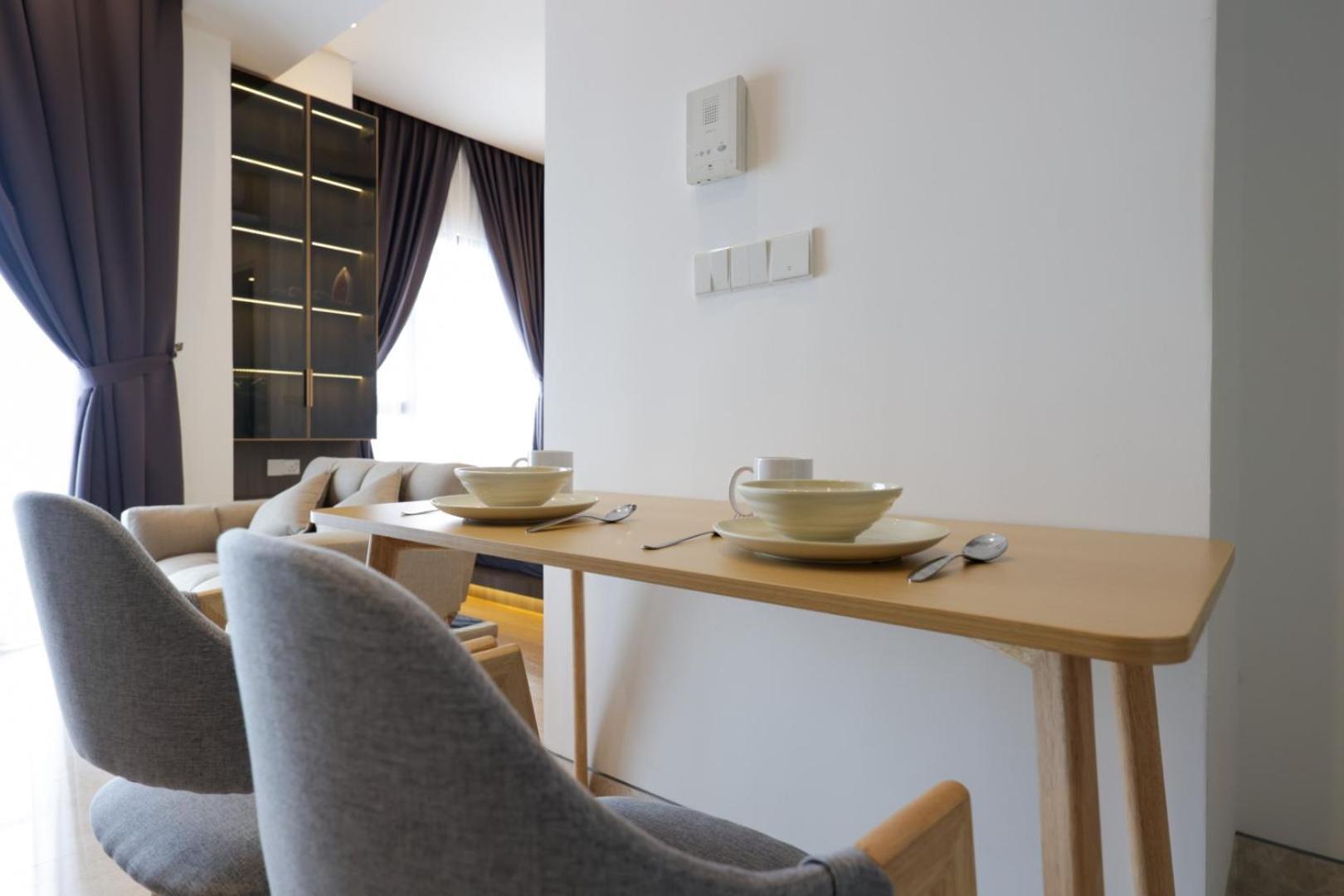 Lucentia At By Dreamcloud Apartment