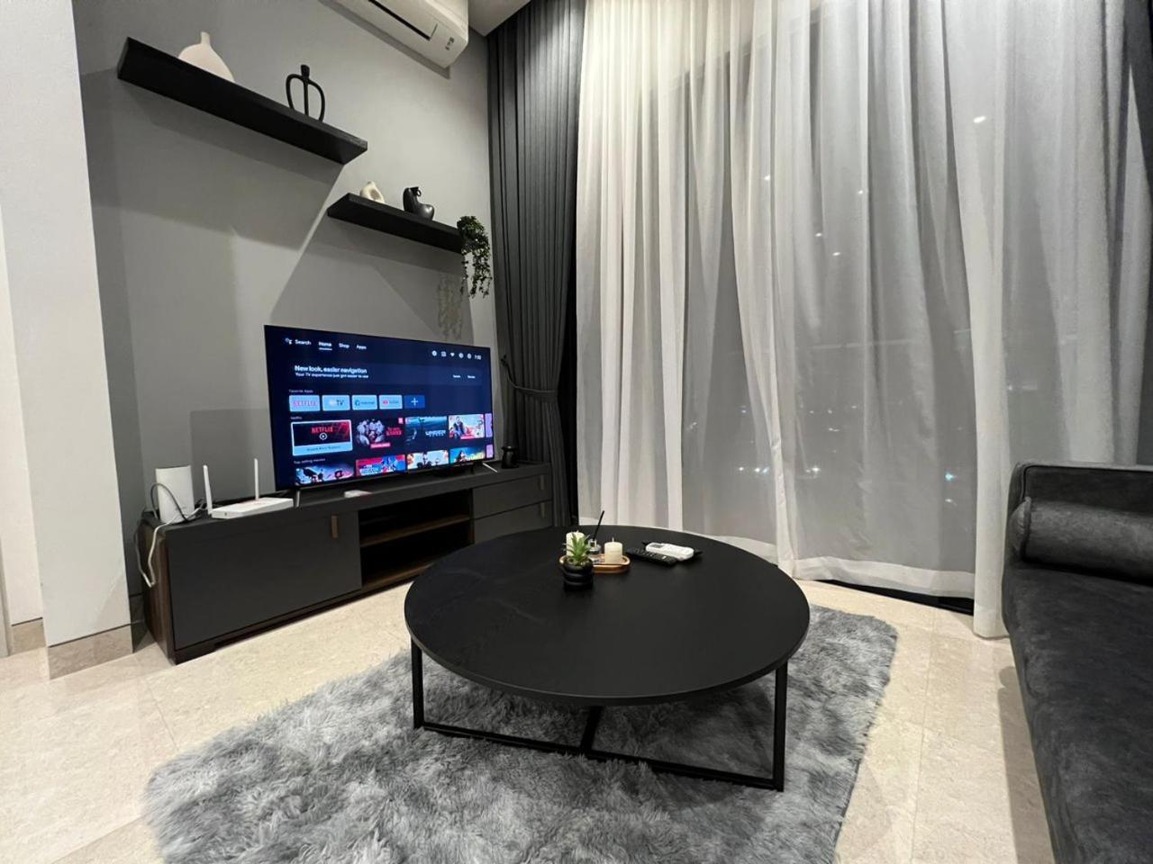 Lucentia At By Dreamcloud Apartment